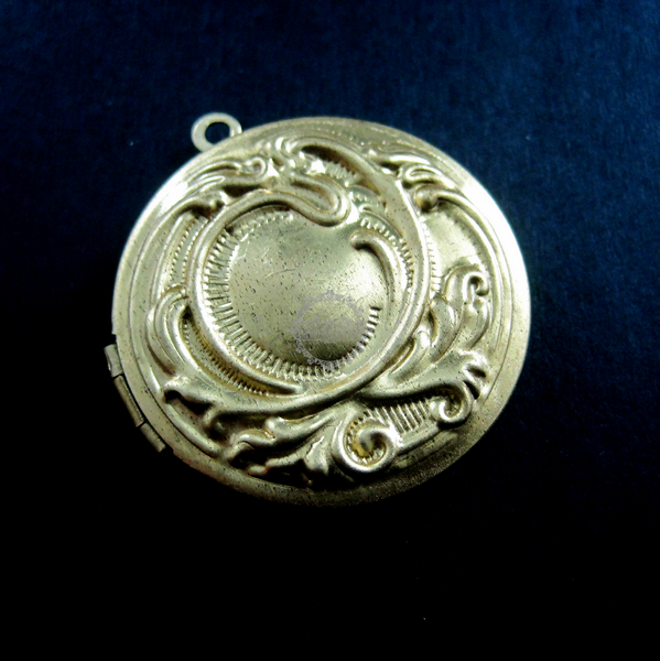 5pcs 32mm flower engraved round raw brass color antiqued photo locket pendant charm DIY supplies findings 1110019 - Click Image to Close