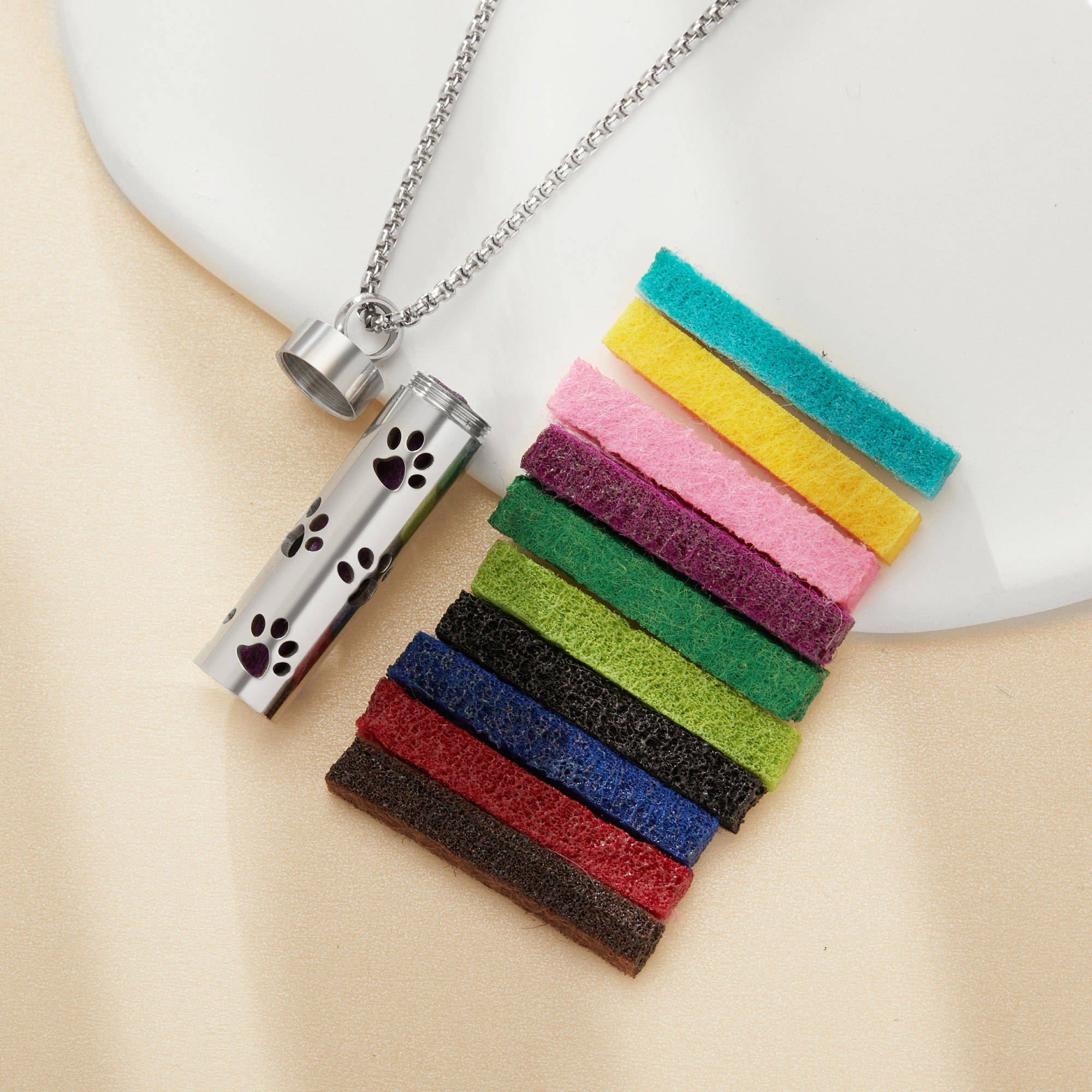 Hollow Dog Paw Aroma Diffuser Pendnat Necklace Stainless Steel Perfume Diffuser with Sponge 1190074 Hollow Dog Paw Aroma Diffuser Pendnat Necklace Stainless Steel Perfume Diffuser with Sponge 1190074