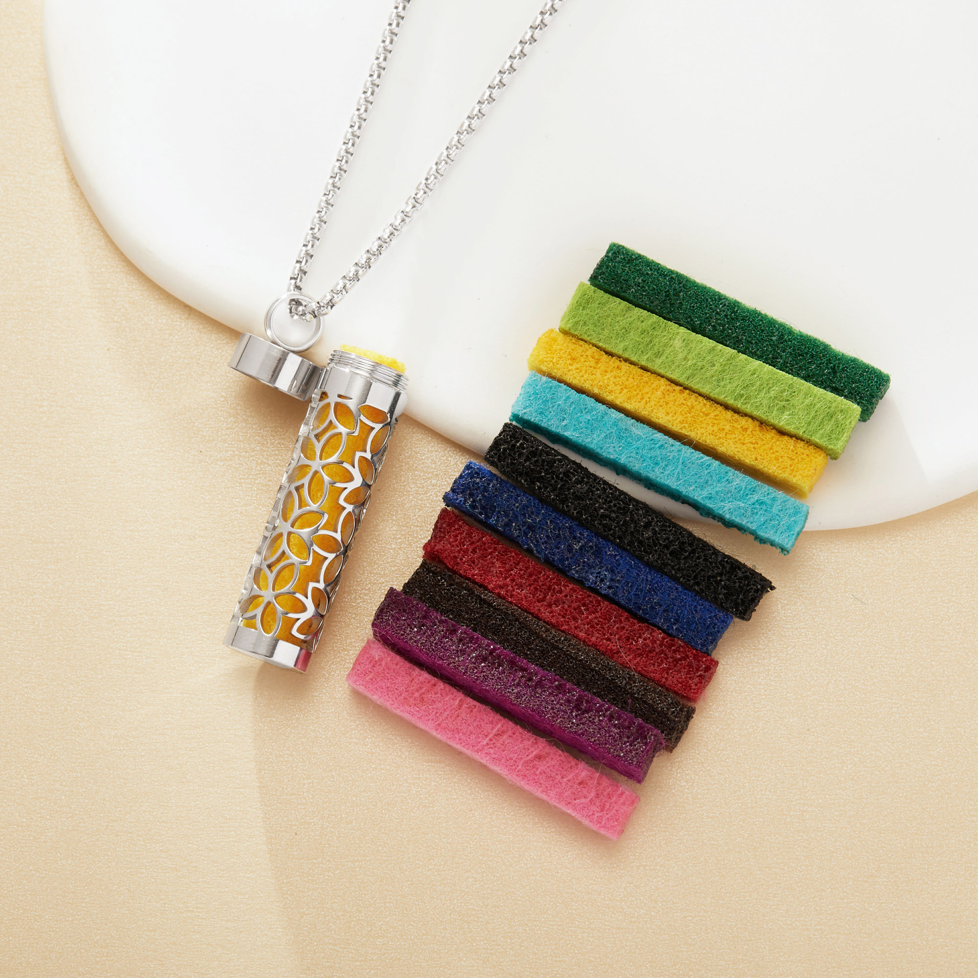 Hollow Flower Aroma Diffuser Pendnat Necklace Stainless Steel Perfume Diffuser with Sponge 1190075 Hollow Flower Aroma Diffuser Pendnat Necklace Stainless Steel Perfume Diffuser with Sponge 1190075