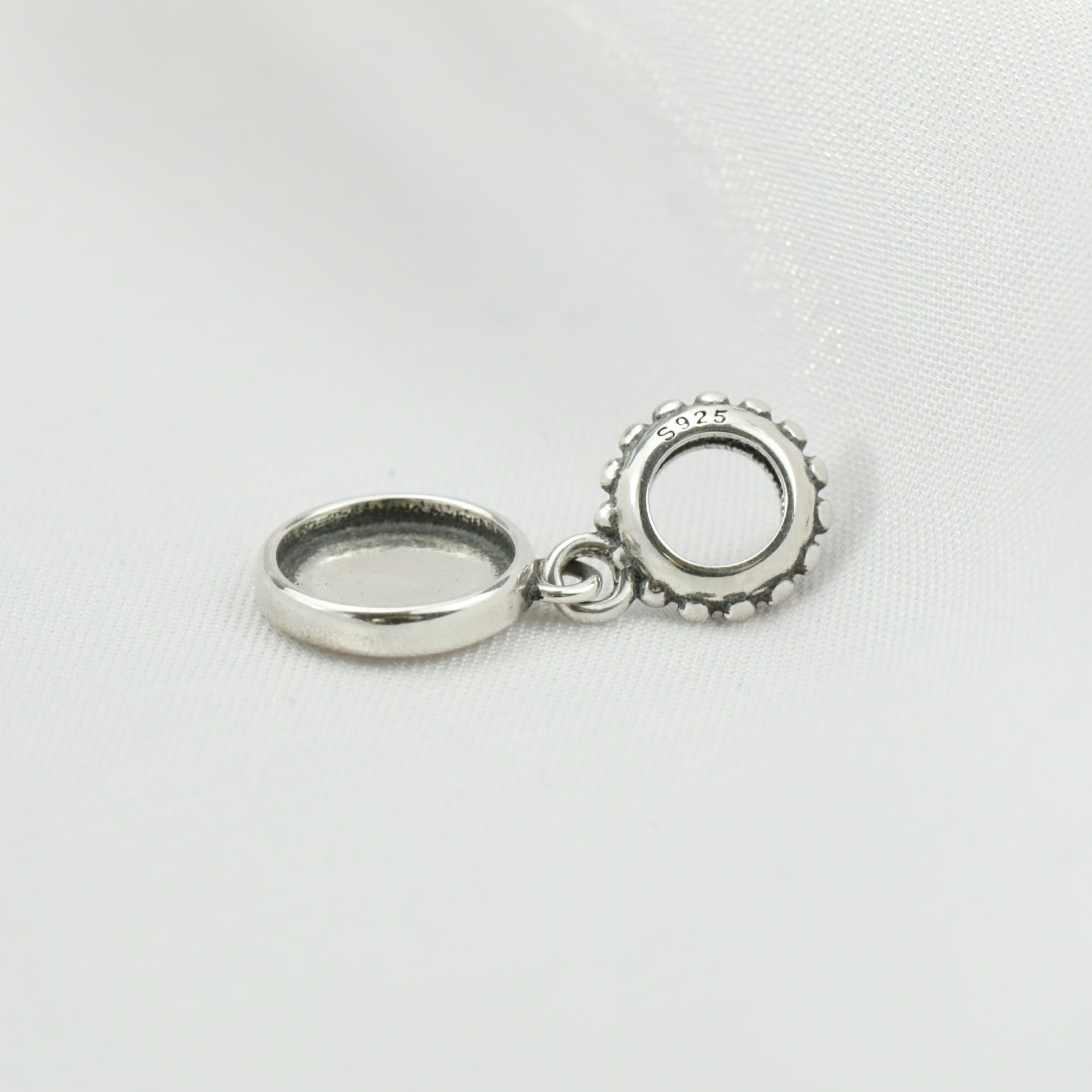 Keepsake Breast Milk Resin Charm Bezel Thick Bracelet Connector Antiqued Solid 925 Sterling Silver 9MM Round Tray for Resin 4.5MM Hole1431099 - Click Image to Close