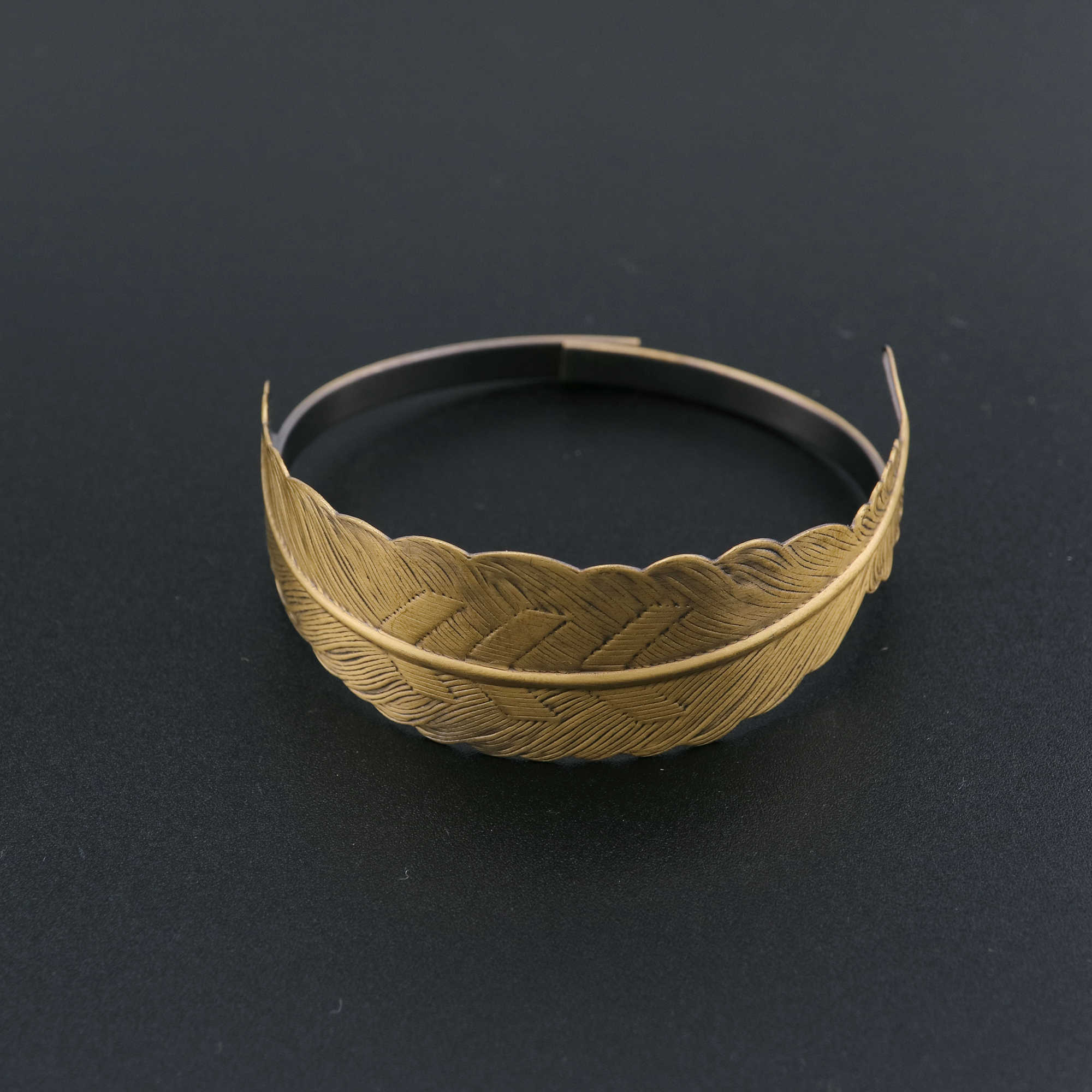 1Pcs Vintage Style Brass Bronze Feather Bracelet Bangle DIY Supplies 60MM Diameter 1900230 - Click Image to Close