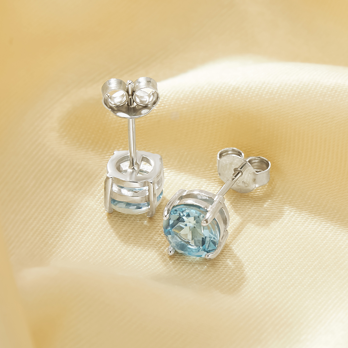 1Pair 6MM Round Studs Earring With Sky Blue Topaz Gemstone,Solid 925 Sterling Silver Earrings,November Birthstone Earring 6310073 - Click Image to Close